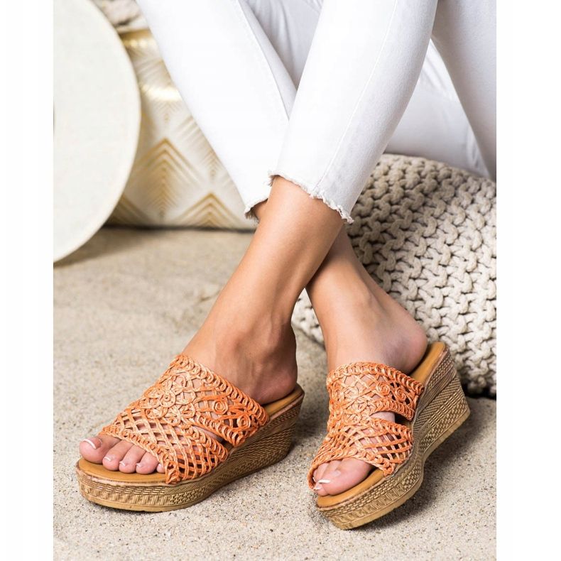 Laura Mode Prolamované klínové pantofle oranžový 2