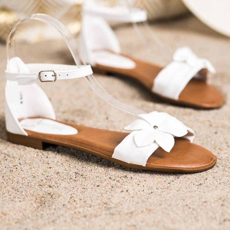 Diamantique Bílé sandály s květinou bílý 1