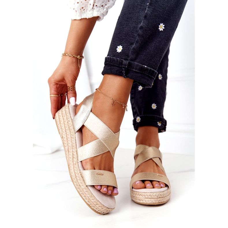 Klínové sandály s žebrovaným Big Star HH274414 Golden zlatý 1