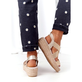 Klínové sandály s žebrovaným Big Star HH274414 Golden zlatý 2