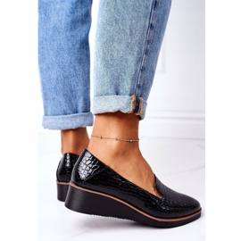 Lakované boty na klínku Vinceza 10675 Black černá 1