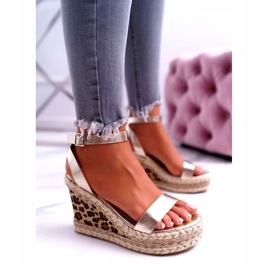 Dámské sandály Lu Boo na klínovém zlatém shiranu zlatý 4