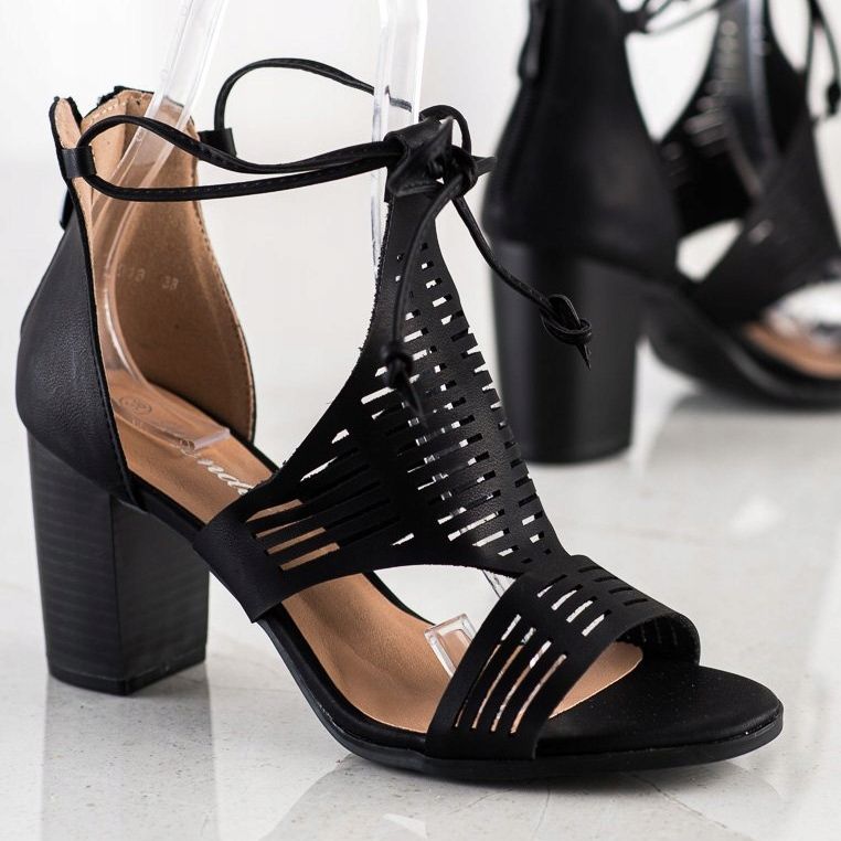 Renda Prolamované sandály s vázáním černá 1 Renda Prolamované sandály s vázáním černá 1