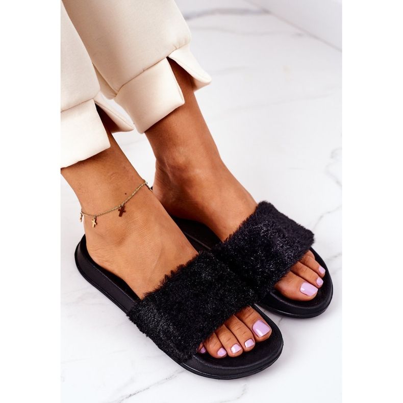 PE1 Gumové pantofle s kožešinou černé Emery černá 1