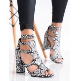 Bestelle Uzavřené sandály s vázáním černý 2