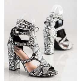 Bestelle Uzavřené sandály s vázáním černá 1