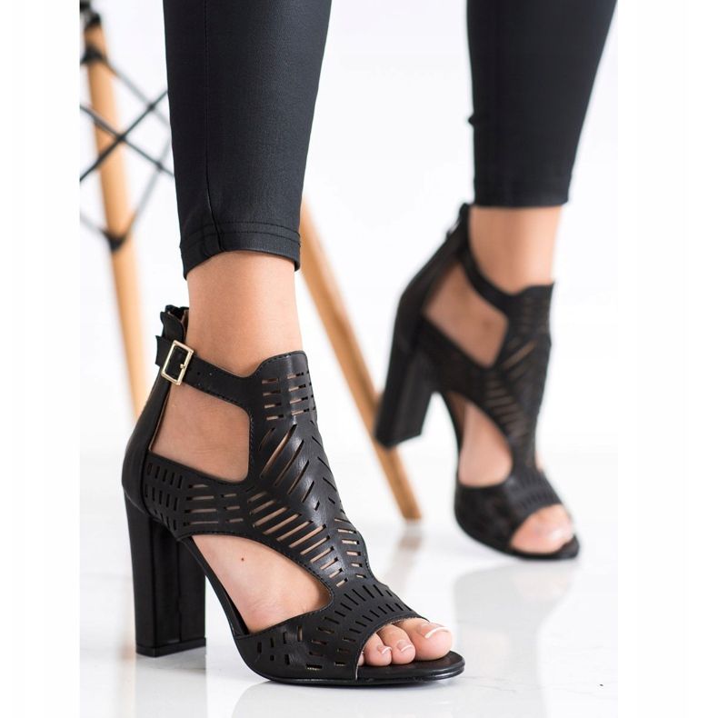 Renda Prolamované módní sandály černý 1