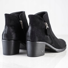 Klasické kozačky na sloupku VINCEZA černá 1