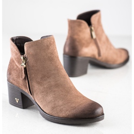 Klasické kozačky na sloupku VINCEZA hnědý 1