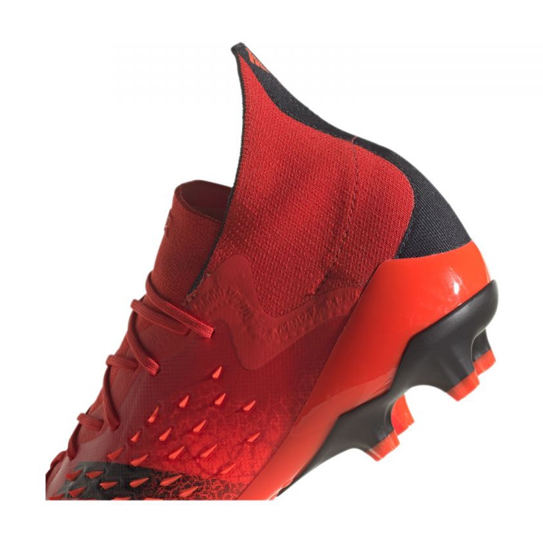 Kopačky Adidas Predator Freak.1 Ag M FY6253 červený červený 2