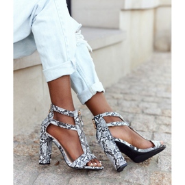 PS1 Černé sandály na baru s hadím vzorem bláznovství černá šedá 2 PS1 Černé sandály na baru s hadím vzorem bláznovství černá šedá 2