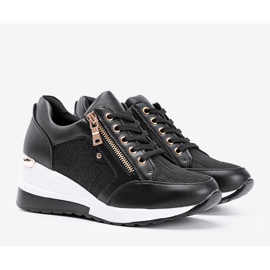 Černé lesklé tenisky na klínku The Moment černá 1