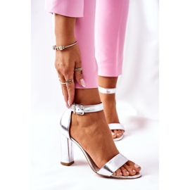 Klasické kožené sandály na baru Laura Messi 1760 Silver stříbrný 2