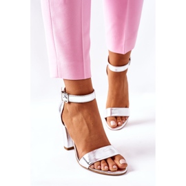 Klasické kožené sandály na baru Laura Messi 1760 Silver stříbrný 1