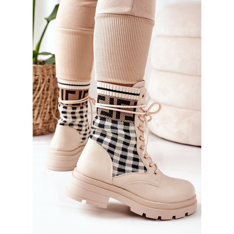 Milostný příběh dělníků z béžové elastické látky béžový černá 2