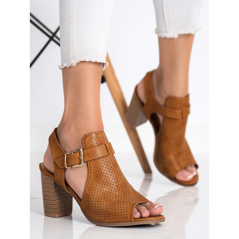 Renda Vestavěné sandály s eko kůží hnědý 2