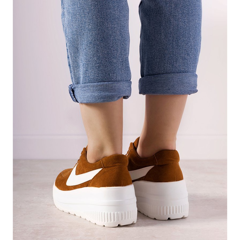 Hnědé sportovní tenisky s vysokou podrážkou Chillout hnědý 2 Hnědé sportovní tenisky s vysokou podrážkou Chillout hnědý 2