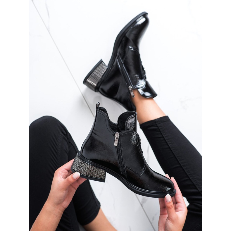 Filippo Stylové kozačky s ozdobnou patou černá 1