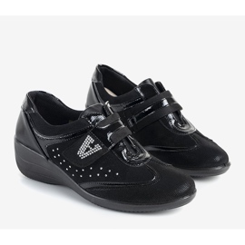 Černé klínové podpatky Merante černá 1