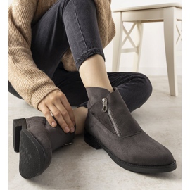 Šedé boty na plochém podpatku Belados šedá 2