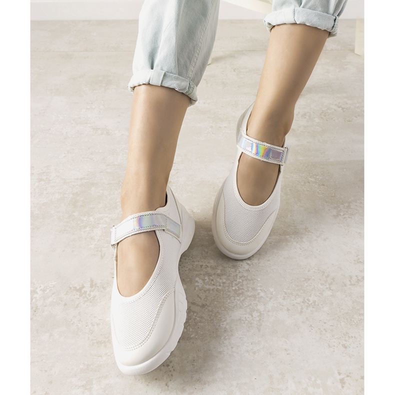 Bílé sportovní boty s holografickou vložkou Melania bílý 1