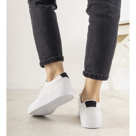 Černé a bílé tenisky Boomshom bílý 1