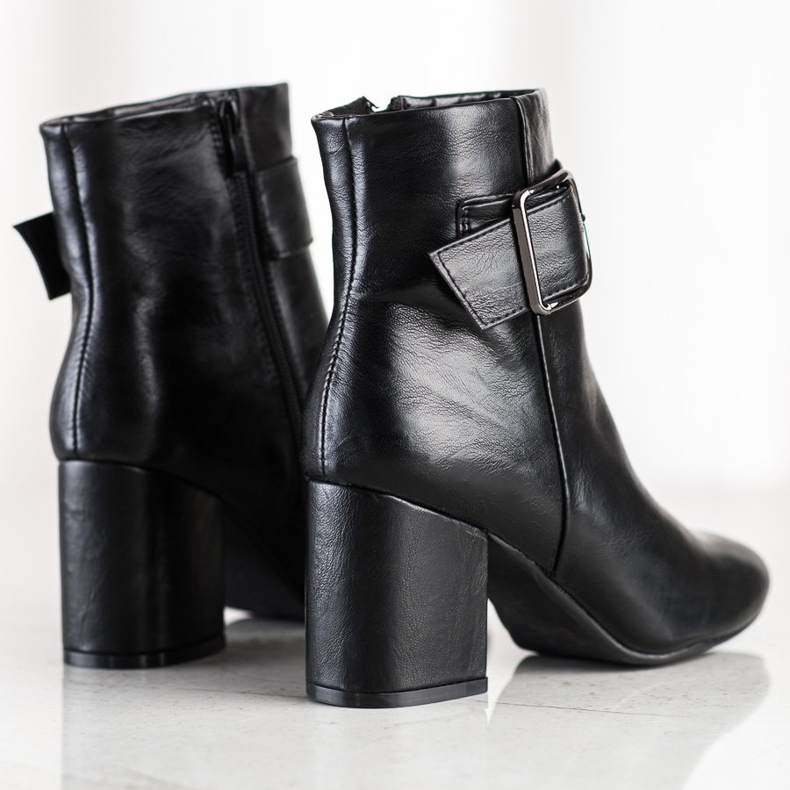 SHELOVET Klasické boty se sponou černá 1