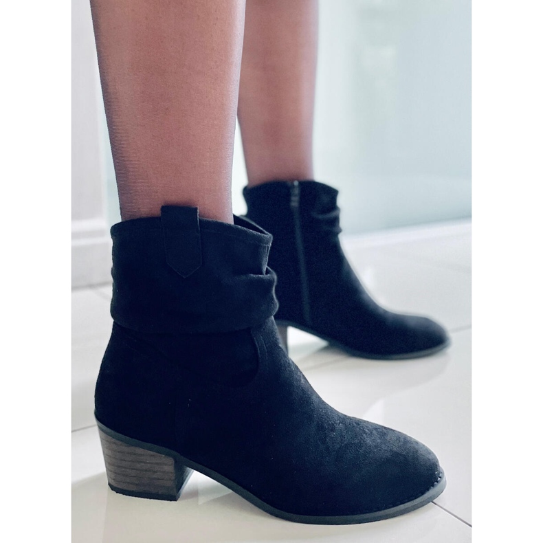 Černé kozačky na nízkém podpatku Z1165 Black černý 2