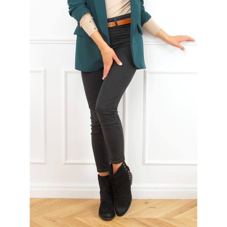 Černé kozačky na skryté klínové patě D7719 Černá 2 Černé kozačky na skryté klínové patě D7719 Černá 2