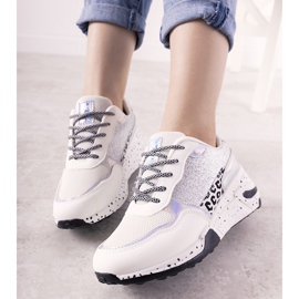 Bílé tenisky s holografickými vložkami Manitoba bílý stříbrný 1