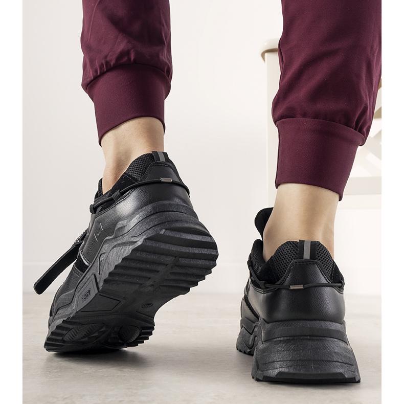 Černé dámské tenisky Temida černá 1 Černé dámské tenisky Temida černá 1