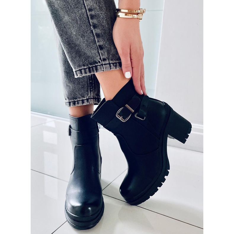 Černé vojenské boty na vysokém podpatku 8998-11 Black černá 2