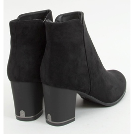 Černé kozačky na nízkém podpatku KL-718 Black černý 1