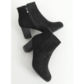 Černé kozačky na nízkém podpatku KL-718 Black černý 2