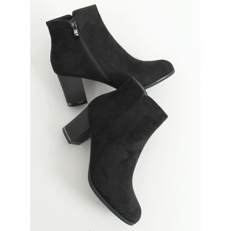 Černé kozačky na nízkém podpatku KL-718 Black černý 2