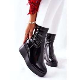 S.Barski Dámské kozačky na klínku lakované černou terapií černý 2