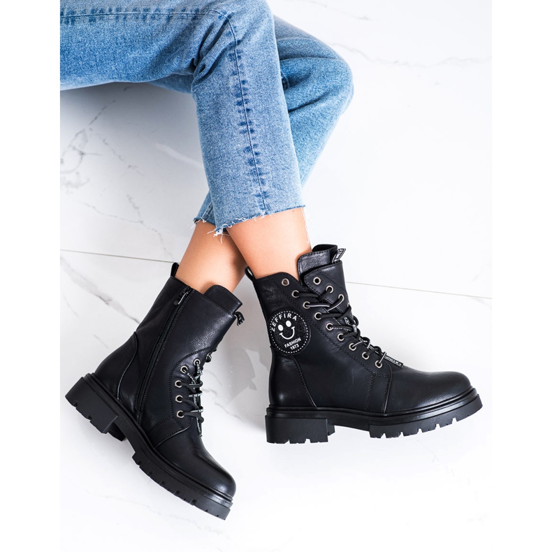 Evento Černí dělníci s aplikací černý 1