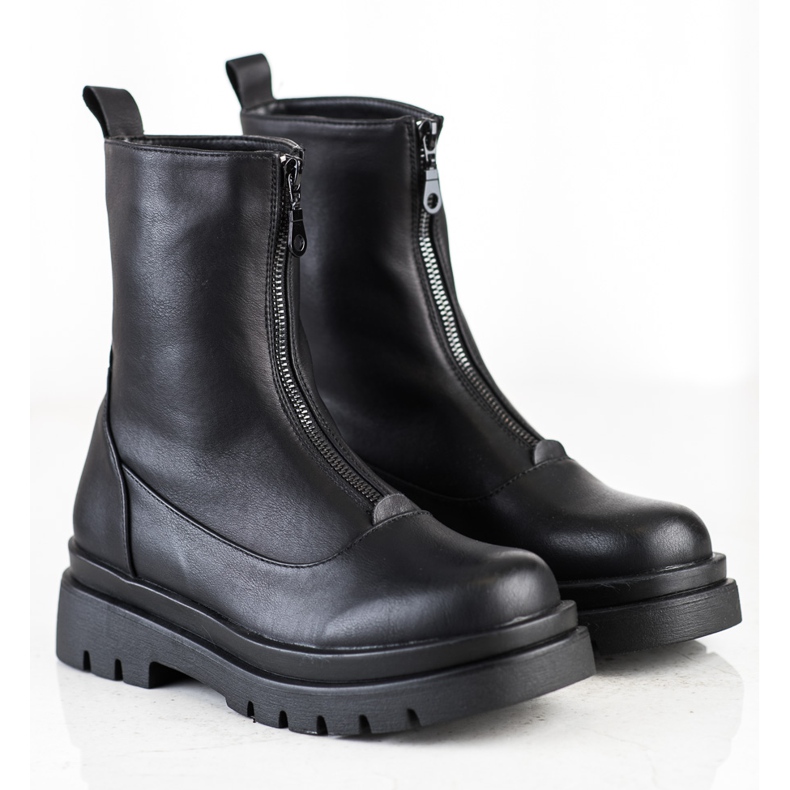 Evento Černí dělníci na jezdci černá 1