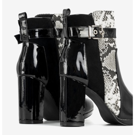 Černé kotníkové boty na sloupku Peggie černá 1 Černé kotníkové boty na sloupku Peggie černá 1