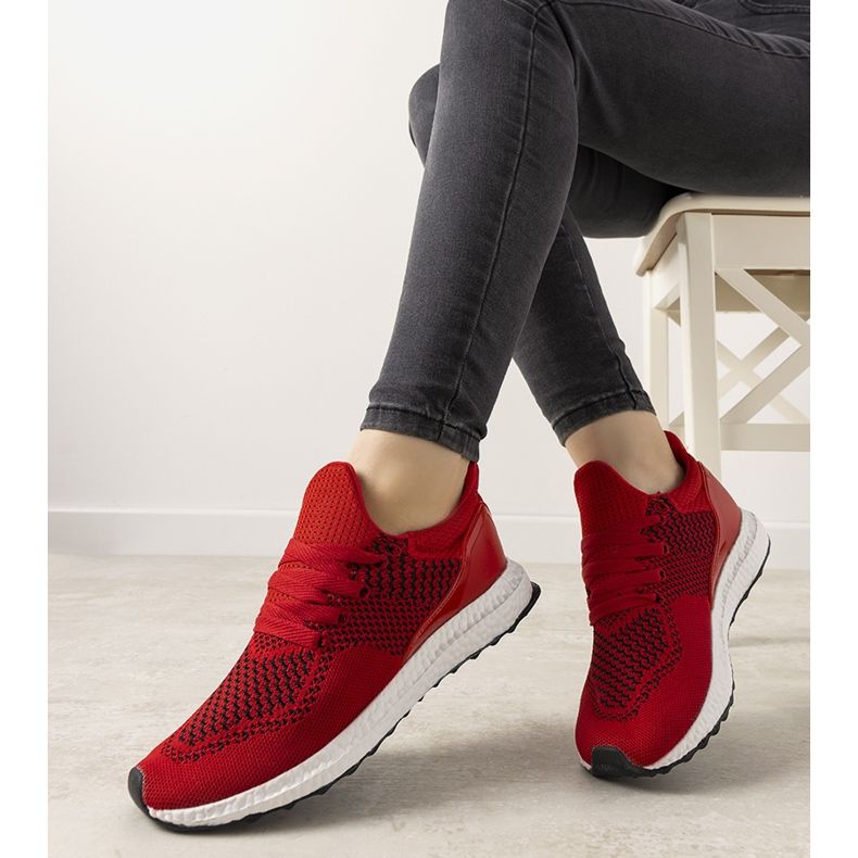 Thajské dámské červené sportovní tenisky 1 Thajské dámské červené sportovní tenisky 1