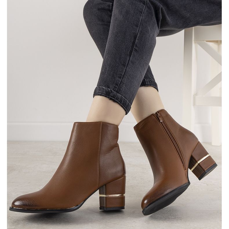 Hnědé klasické kozačky na postu Arteaga hnědý 1