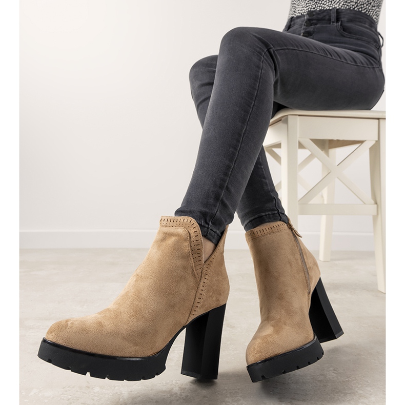 Béžové kozačky na sloupku Bushido béžový 1