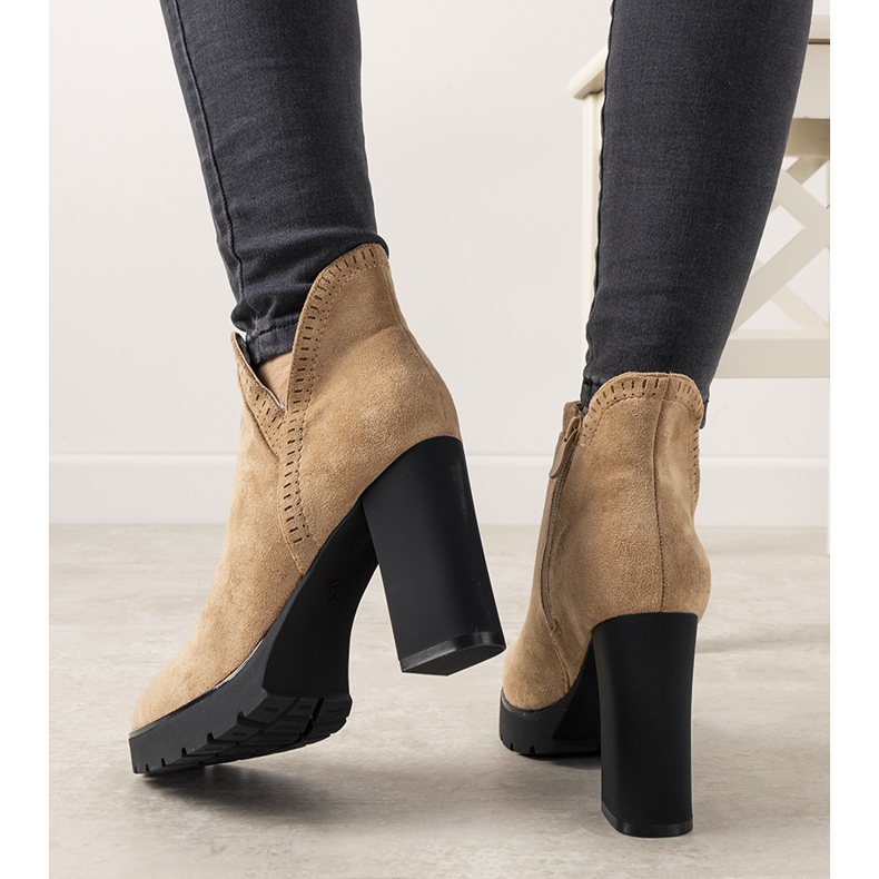 Béžové kozačky na sloupku Bushido béžový 2