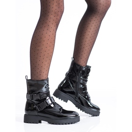 Bestelle Lakovaní dělníci se sponami černá 2