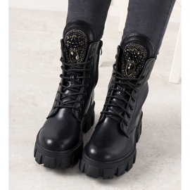 Černí lovci s ozdobným romským jazykem černý 1