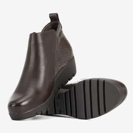 Hnědé kozačky na jemném klínu Enrica hnědý 1