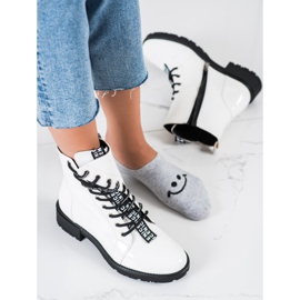 Vinceza VINCEZOVI bílí dělníci bílý 1