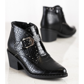 Lucky Shoes Stylové kozačky s ozdobami černý 1