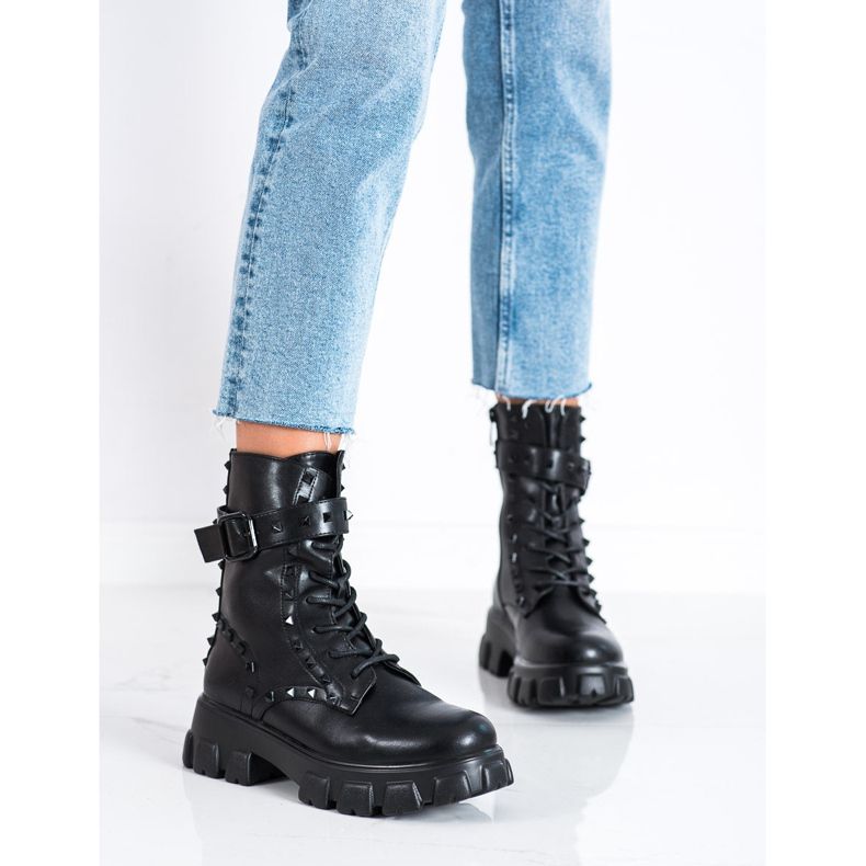 Erynn Pracovníci s černými hřeby černá 2