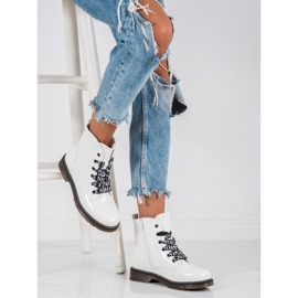 Boty s dekorativní vazbou VINCEZA bílý 2